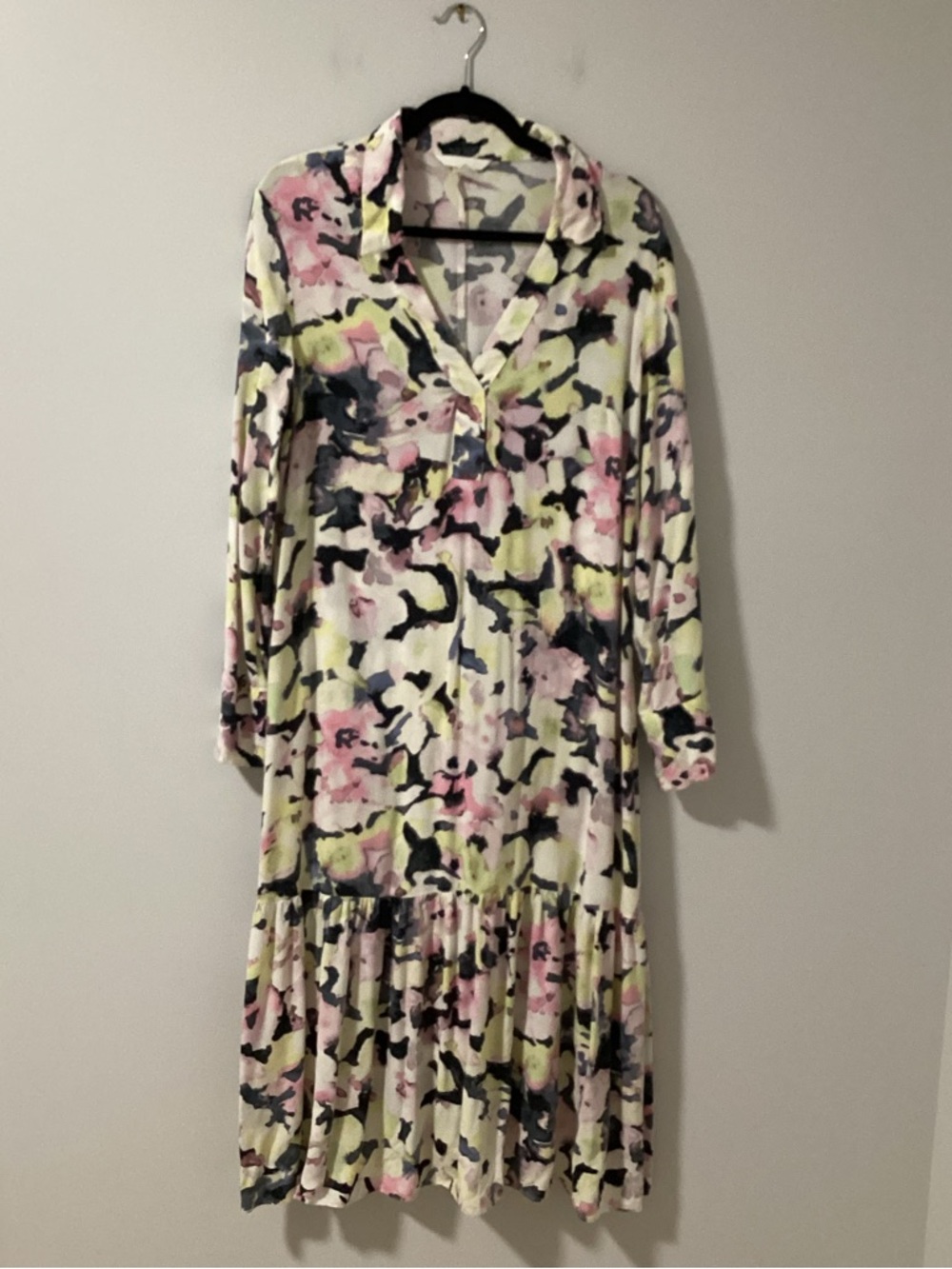 *H&M Long Sleeve Watercolor Floral Tiered Dress in Pink, Black & Lime